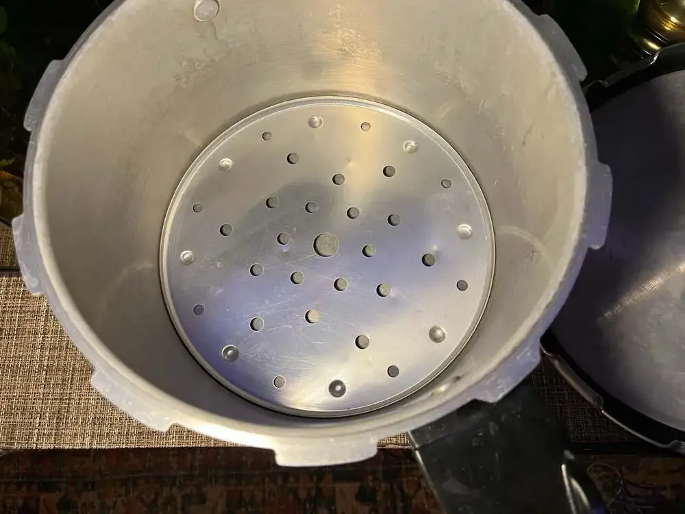 Presto Aluminum Pressure Cooker with Steaming Rack